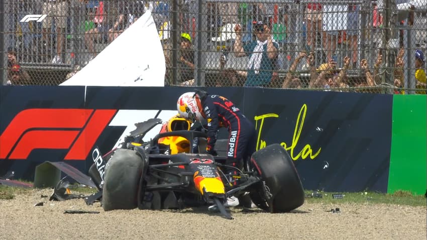 Batida de Yuki Tsunoda no Q! das classificatórias do GP da Emilia-Romagna (Foto: Reprodução/F1 TV)