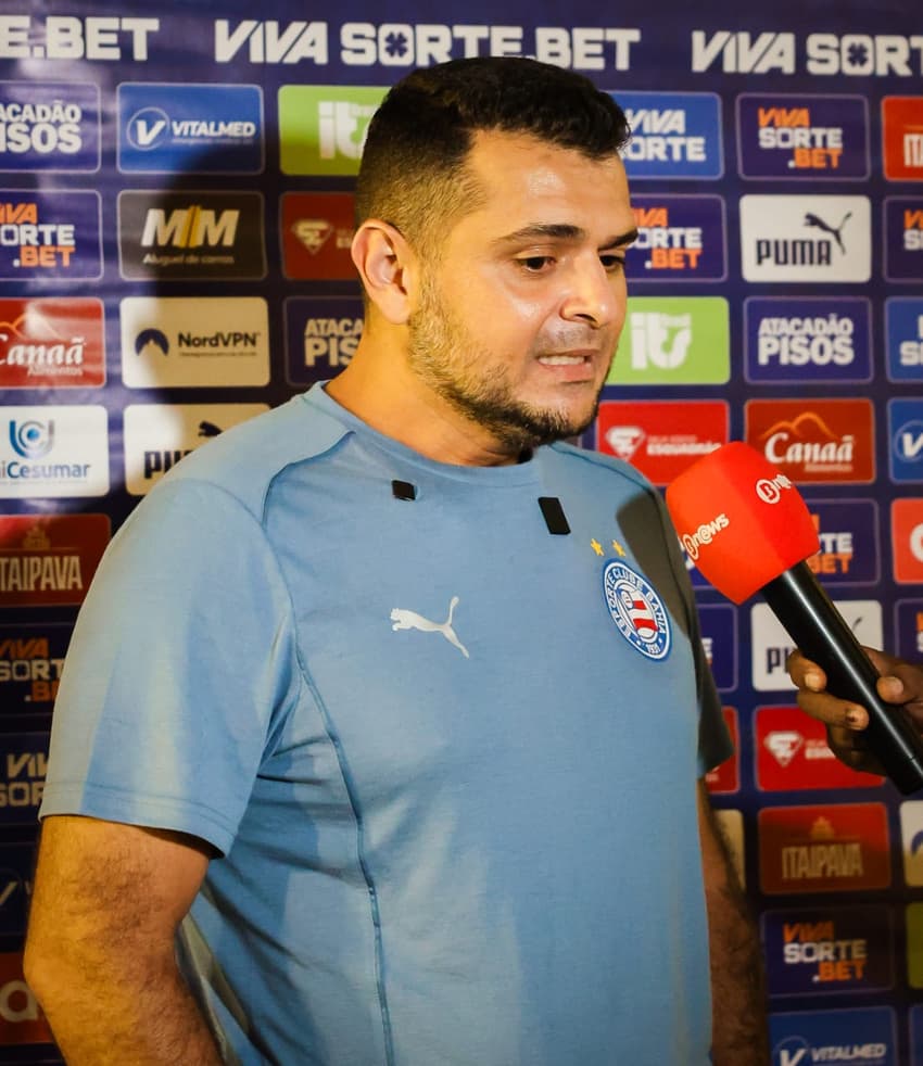 Leonardo Galbes em entrevista coletiva após derrota para o Confiança (Foto: Letícia Martins / EC Bahia)