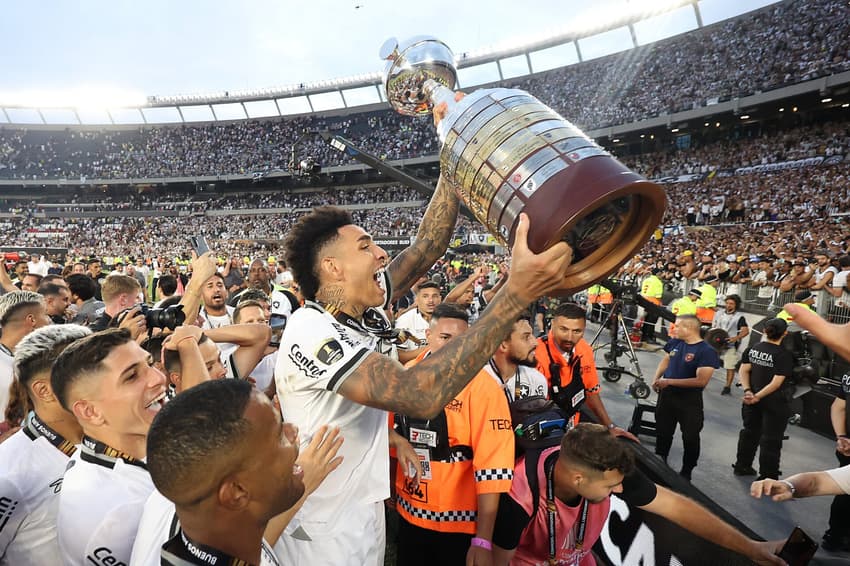 Igor Jesus deixará o Botafogo para defender o Nottingham Forest (Foto: Thiago Ribeiro/AGIF)
