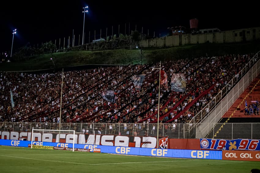 Torcida do Vitória faz a festa na partida contra o Fortaleza (Foto: Victor Ferreira / EC Vitória)
