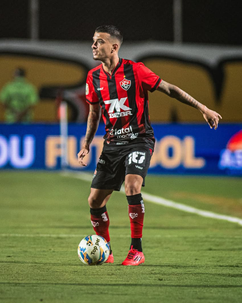 Bruno Xavier em ação contra Jacobina (Foto: Victor Ferreira / EC Vitória)