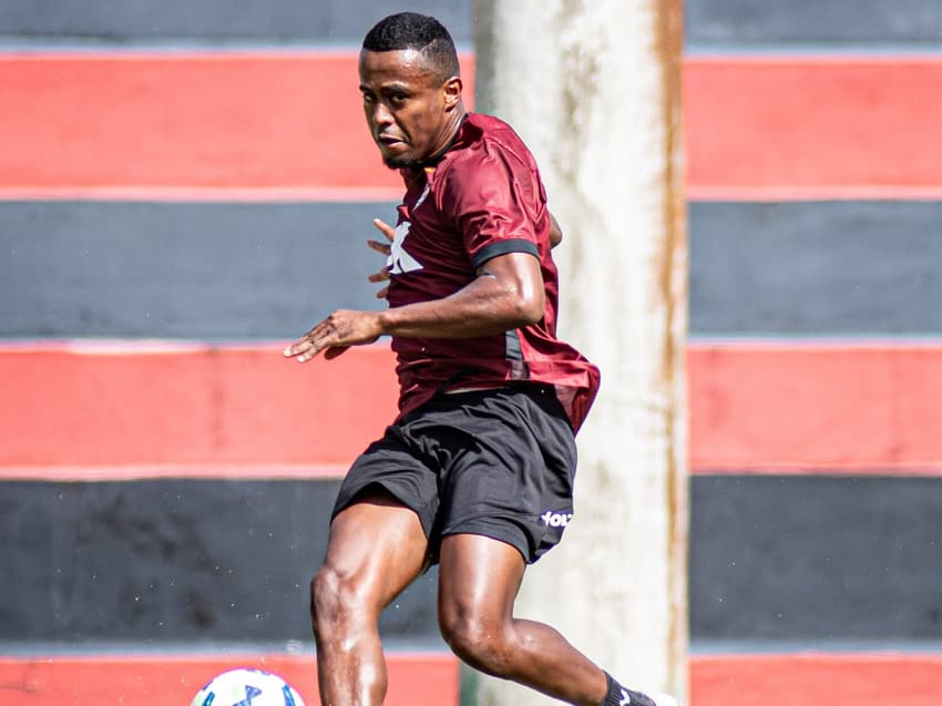 Carlos Eduardo em treino do Vitória Foto: Victor Ferreira / EC Vitória