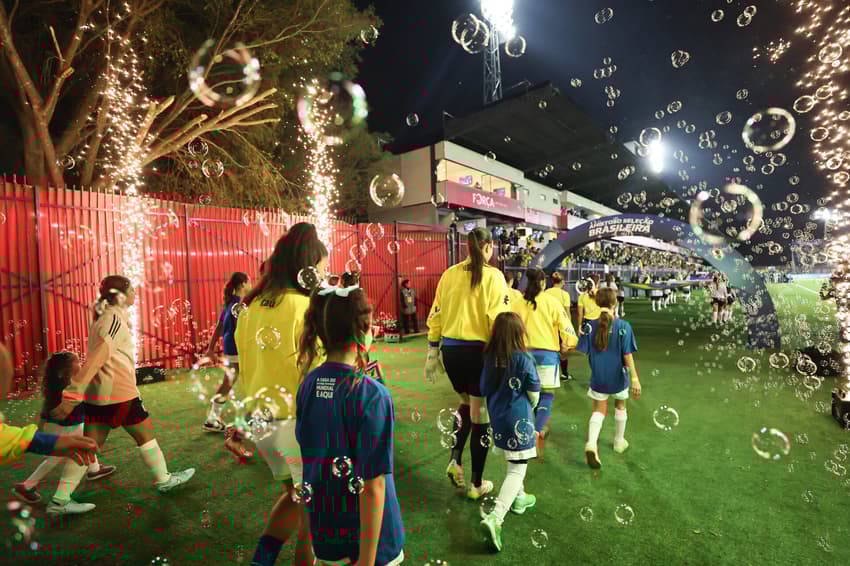 Seleção feminina é celebrada em Bragança Paulista. (Foto: Lívia Villas Boas/CBF)