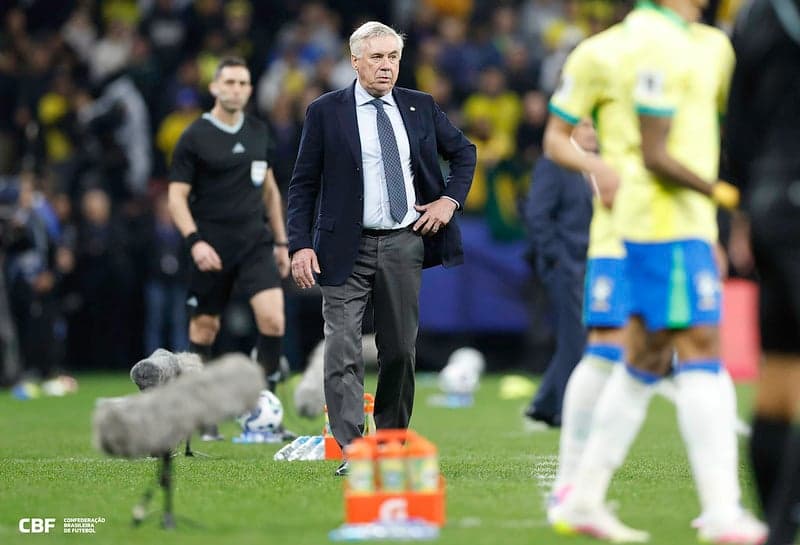 Ancelotti na vitória da Seleção Brasileira contra o Paraguai (Foto: @rafaelribeirorio I CBF)