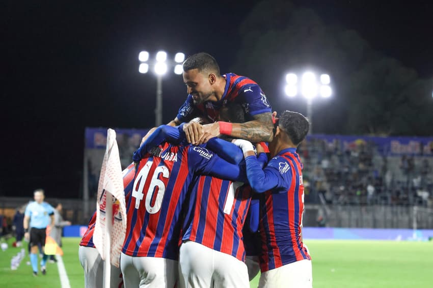 Jogadores do Bahia comemoram primeiro gol contra o Bragantino (Foto: Rafael Rodrigues / EC Bahia)