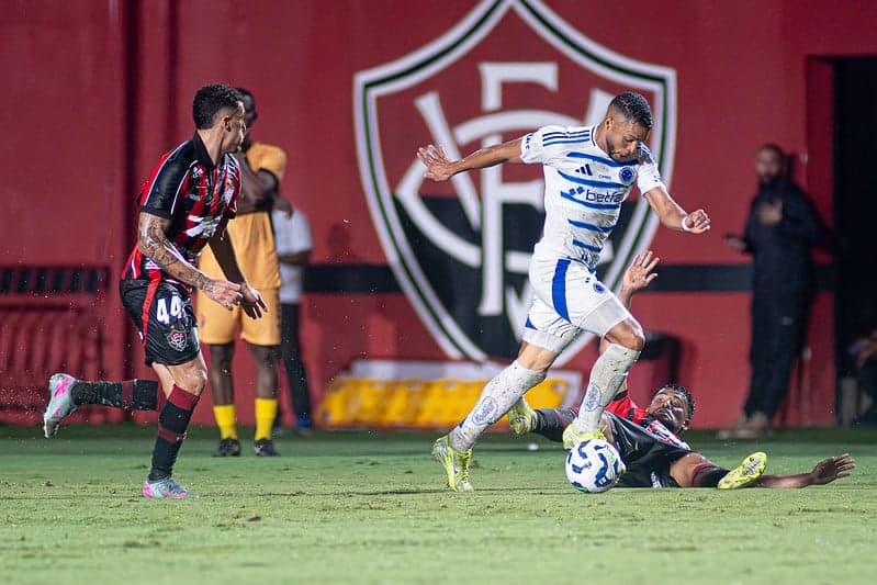 Cruzeiro, de Wanderson, e Vitória empataram sem gols no Barradão (Foto: Celo Gil/Cruzeiro)