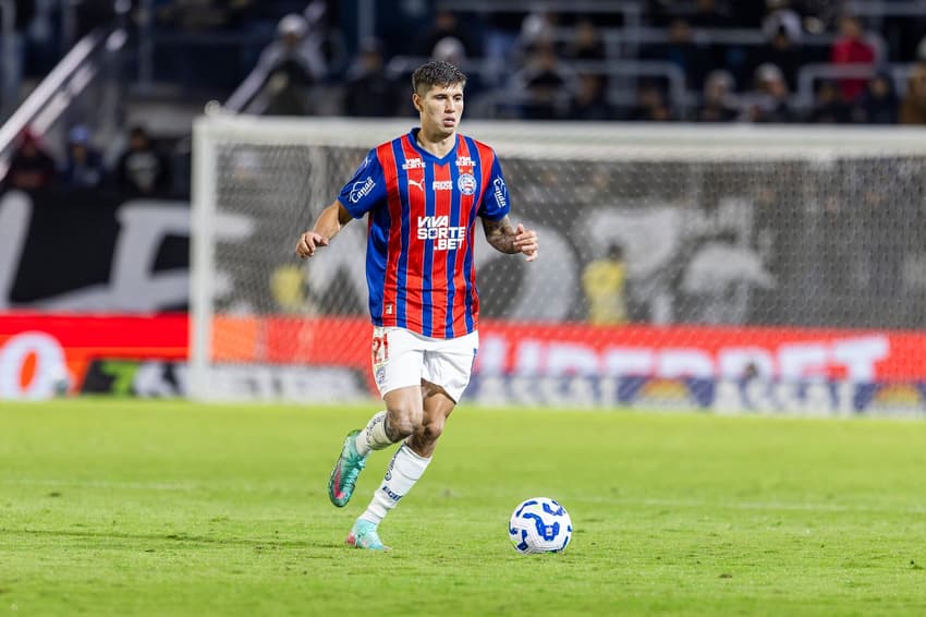 Ramos Mingo em ação contra o Bragantino (Foto: Rafael Rodrigues / EC Bahia)
