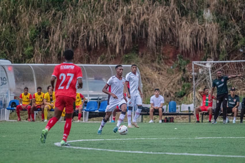 Time do Vitória em ação contra o Estrela de Março, pelo Baianão Sub-20 (Foto: Karla Porto / EC Vitória)