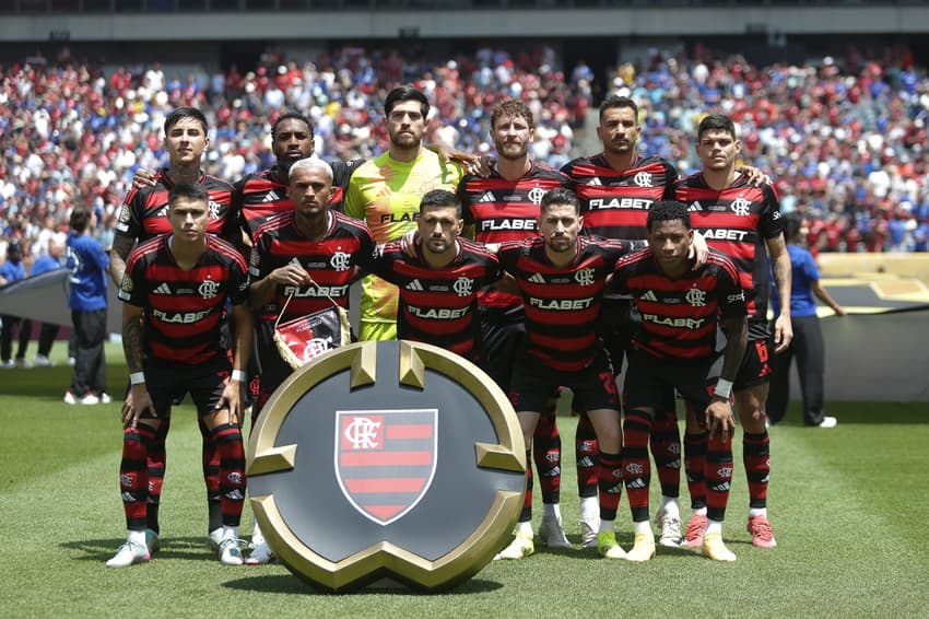 Elenco do Flamengo reunido antes do jogo contra o Chelsea (Foto: Gilvan de Souza/Flamengo)