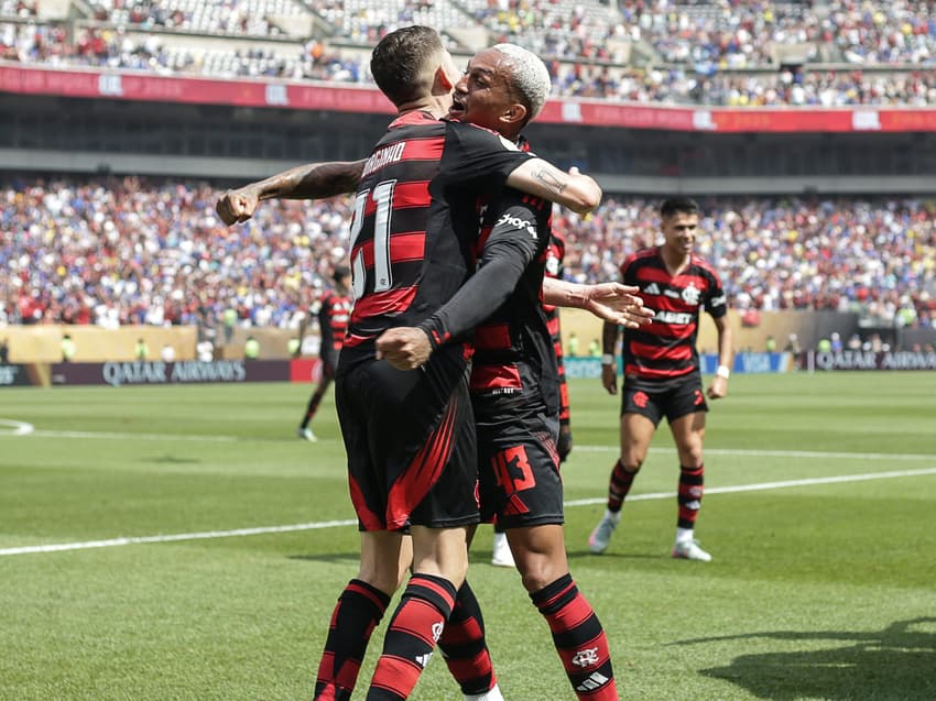 Jorginho e Wesley comemoram em Flamengo x Chelsea no Mundial de Clubes (Foto: Gilvan de Souza/Flamengo)