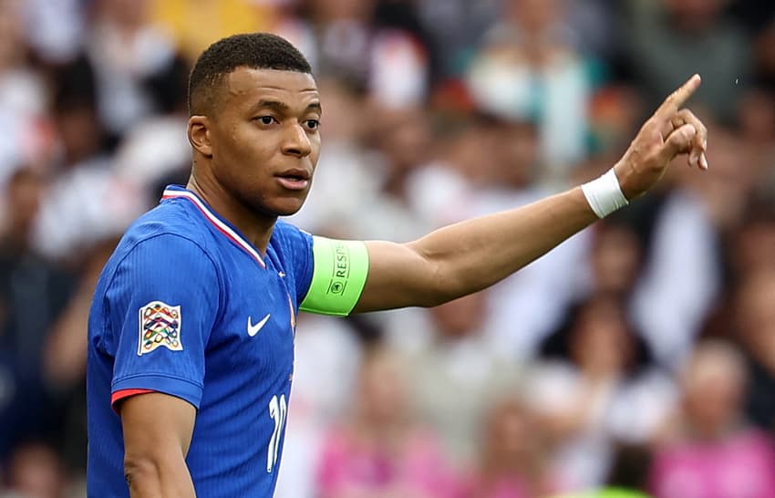 Mbappé chegou a 50 gols com a camisa da seleção francesa ao marcar na disputa pelo terceiro lugar da Nations League (Foto: FRANCK FIFE / AFP)
