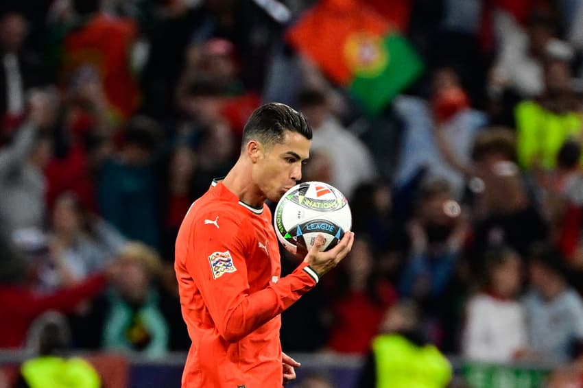 Cristiano Ronaldo marcou em Portugal x Espanha (Foto: John MACDOUGALL / AFP)