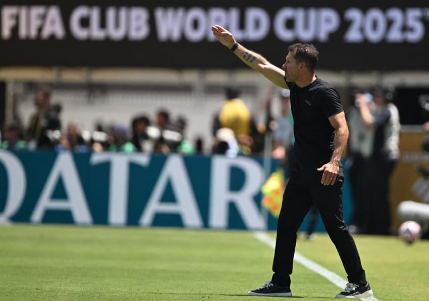 Técnico Diego Simeone, do Atlético de Madrid (Foto: Patrick T. Fallon/AFP)