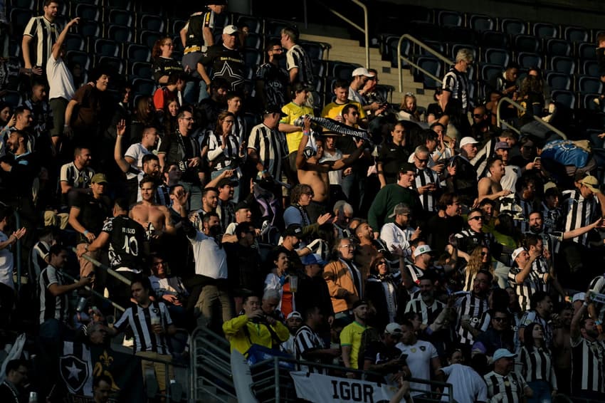 Torcedores do Botafogo na partida contra o Seattle Sounders pelo Mundial de Clubes