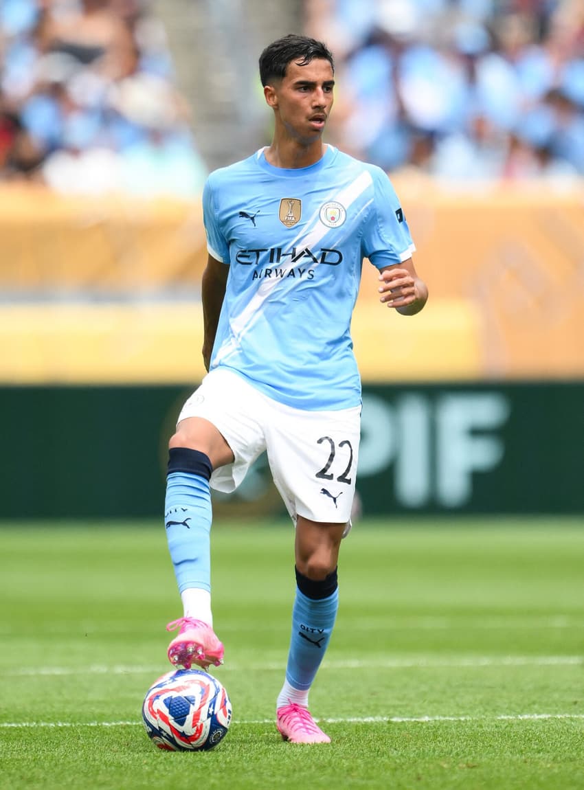Vitor Reis foi titular na partida desta quarta-feira no Mundial de Clubes (Foto: David Ramos/Getty Images via AFP)