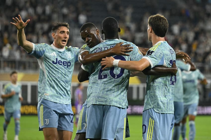 Kolo Muani comemora gol marcado pela Juventus contra o Al Ain no Mundial