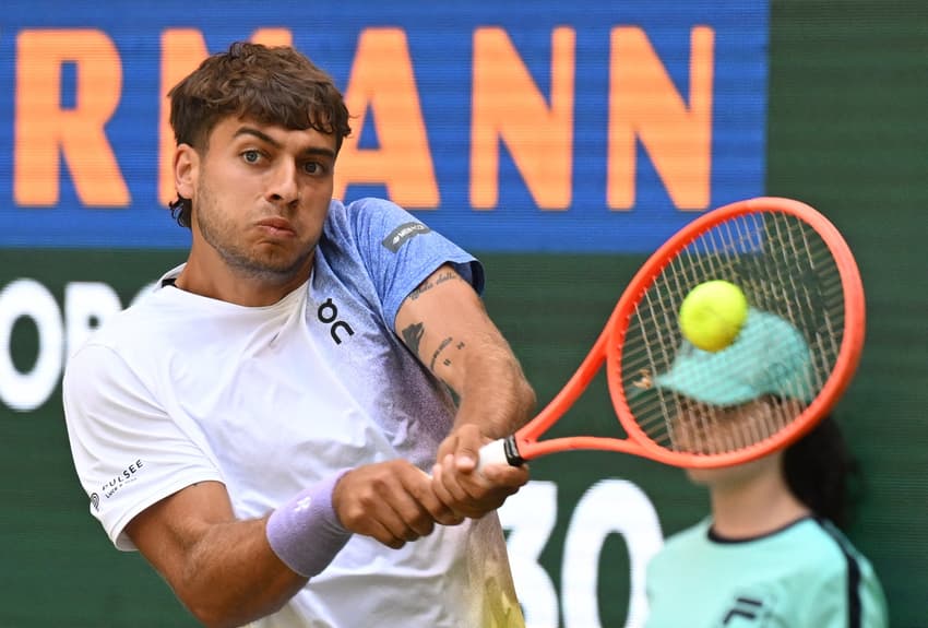 O italiano Cobolli vinha de vitórias sobre João Fonseca e Shapovalov (Foto: CARMEN JASPERSEN / AFP)