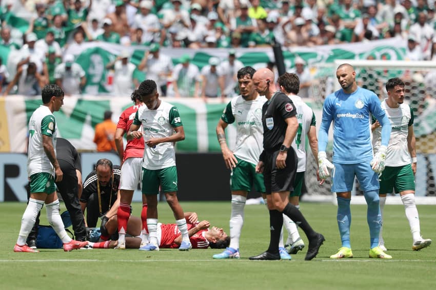 Anthony Taylor apitou jogo do Palmeiras no Mundial (Foto: Al Bello / Getty Images North America / Getty Images via AFP)