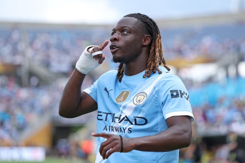 Doku comemora gol pelo Manchester City em partida contra a Juventus (Foto: Dan Mullan / GETTY IMAGES NORTH AMERICA / Getty Images via AFP)