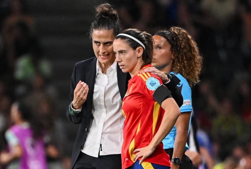 Comandada por Montserrat Tomé, a seleção da Espanha enfrenta a da Bélgica pela Euro feminina, veja onde assistir (Foto: SEBASTIEN BOZON / AFP)