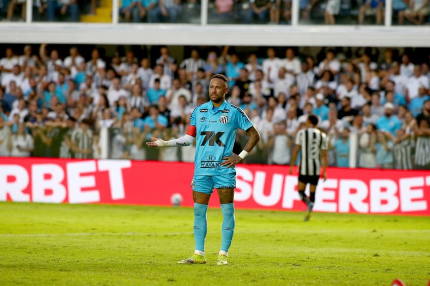 Neymar renovou contrato com o Santos até o fim desta temporada. (Foto: Mauricio De Souza/AGIF)