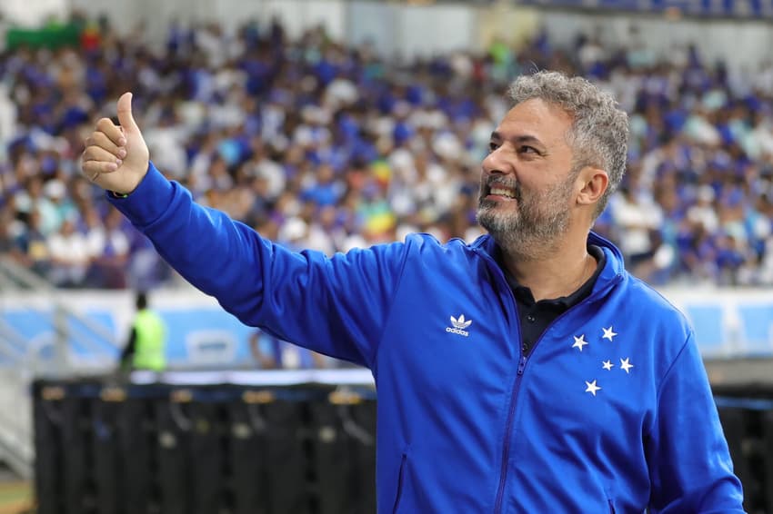 Alexandre Mattos pediu desligamento do Cruzeiro para fechar com o Santos. (Foto: Gilson Lobo/AGIF)