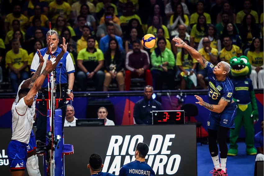 Brasil x Cuba, pela VNL masculina, no Maracanãzinho (foto: VNL)
