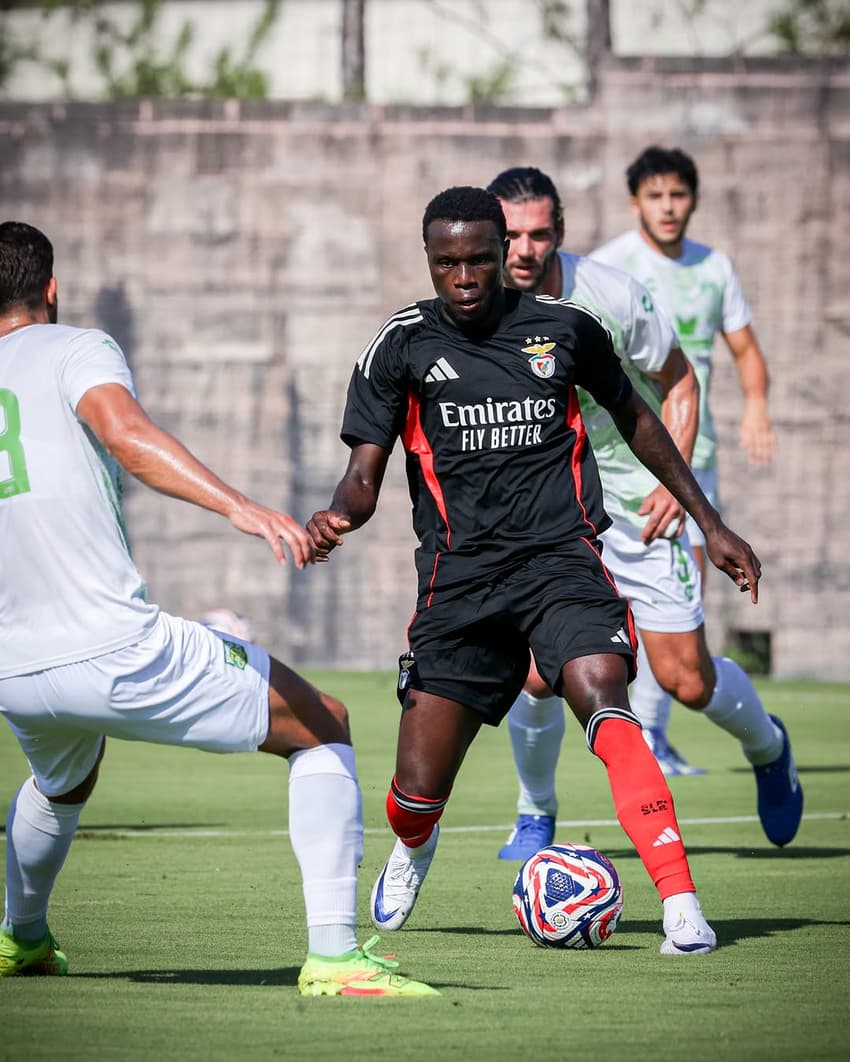 Bruma, do Benfica, em ação no jogo-treino, contra o Tampa Bay Rowdies, em preparação para o Mundial (Foto: Divulgação/Instagram)