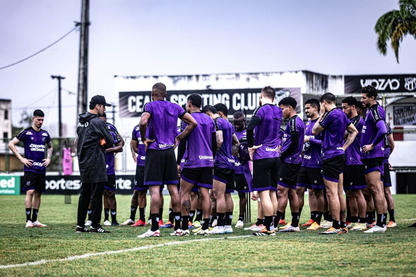 Ceará em treino no CT Carlos de Alencar Pinto (Foto: Wellerson Gomes/Ceará SC)