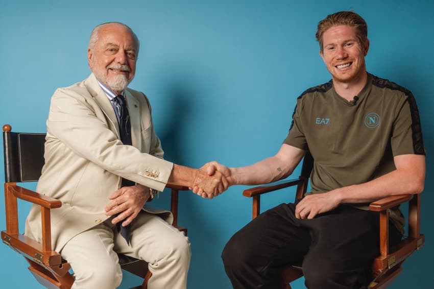 De Bruyne foi anunciado oficialmente pelo Napoli nesta quinta-feira (Foto: Reprodução/Napoli)