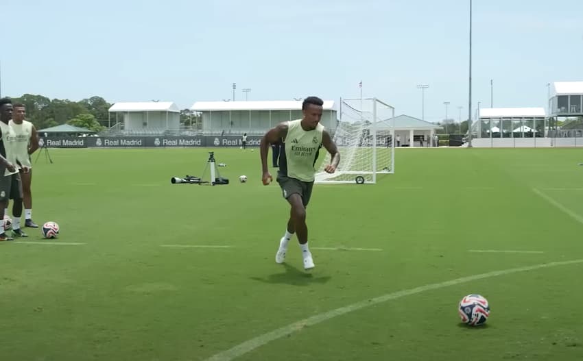 Éder Militão no treinamento para Real Madrid x Juventus (Foto: Divulgação / Real Madrid)
