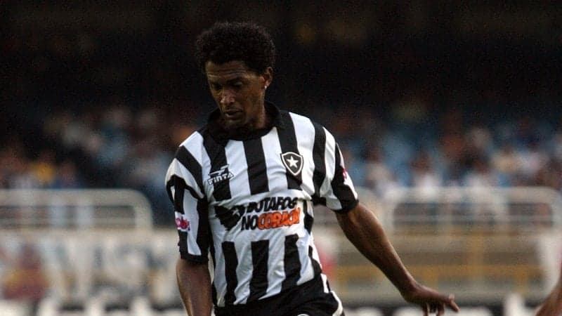 Valdo em ação pelo Botafogo