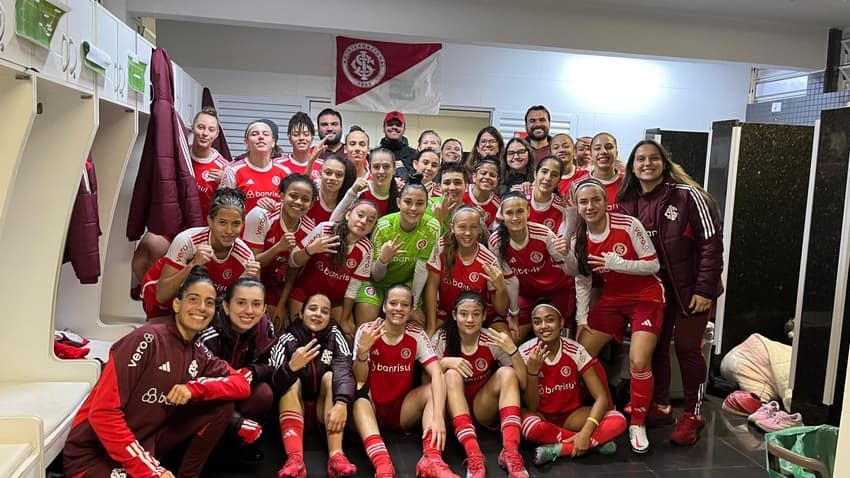 Time sub-17 das Gurias Coloradas lidera Grupo A do Brasileirão da categoria