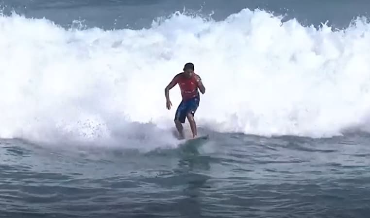 Filipe Toledo na etapa WSL de Saquarema (reprodução WSL)