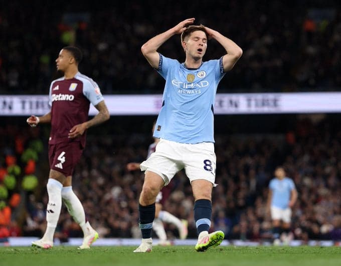 James McAtee, meia do Manchester City