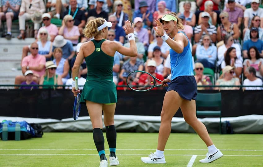 A alemã Laura Siegemund e a brasileira Bia Haddad venceram a estreia em Nottingham