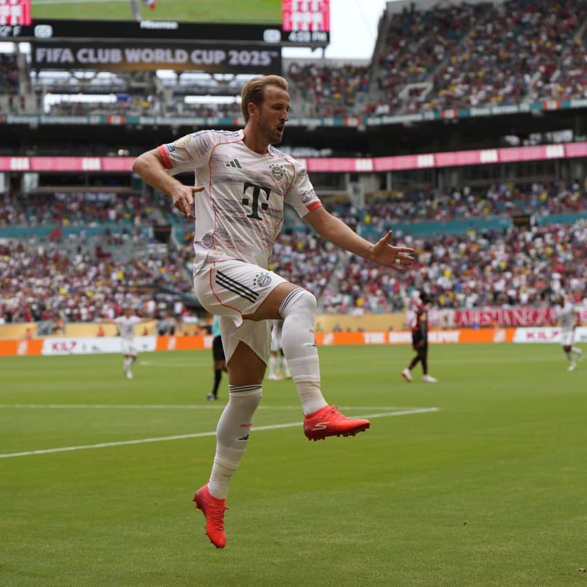 Harry Kane comemora gol marcado pelo Bayern sobre o Flamengo, no Mundial de Clubes