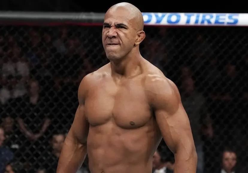 Gregory Robocop comemora vitória no UFC (Foto: Reprodução/Instagram @gregoryrodriguesmma)