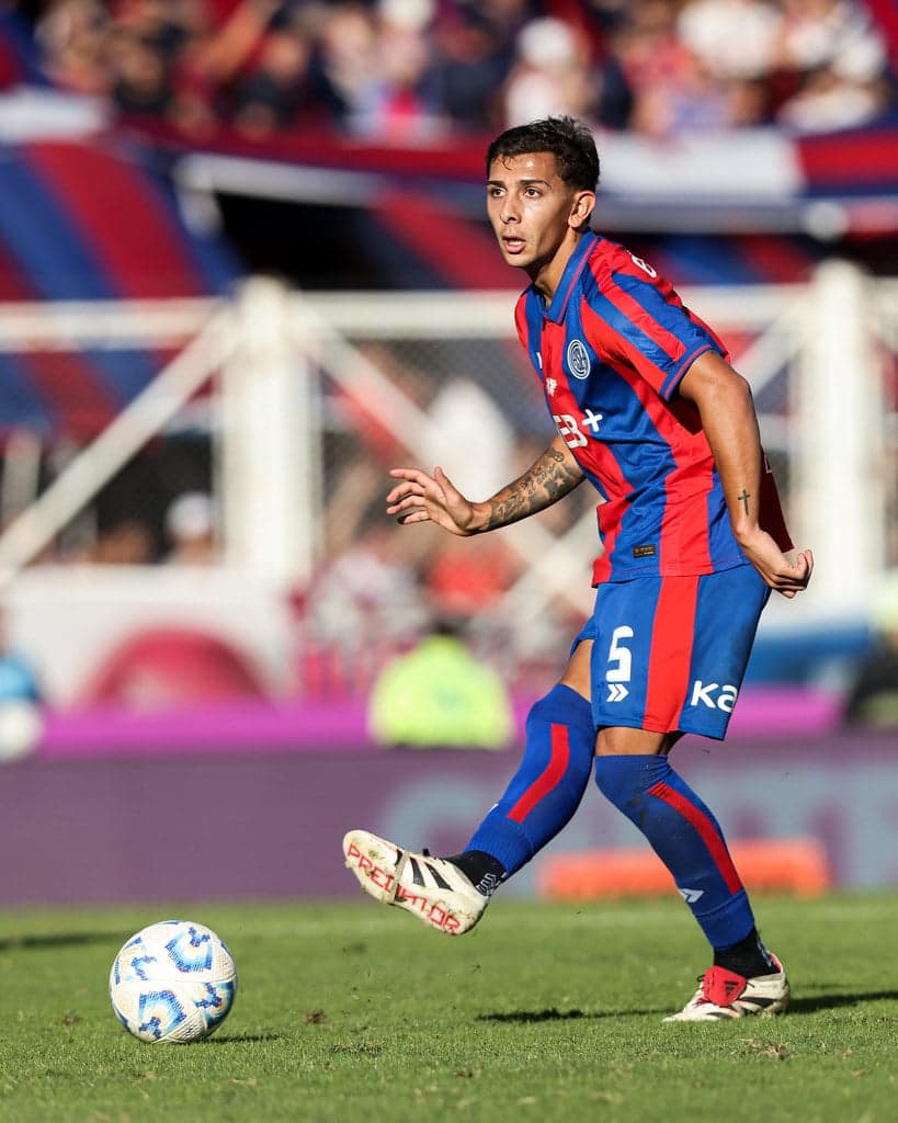 Elián Irala, volante do San Lorenzo, que interessa ao Internacional e ao Fortaleza