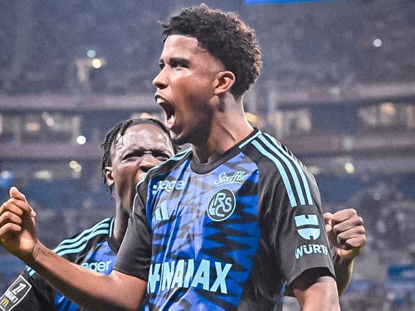 Andrey Santos em ação pelo Strasbourg, na temporada de 2024/25, da Ligue 1 (Foto: Divulgação/Strasbourg)