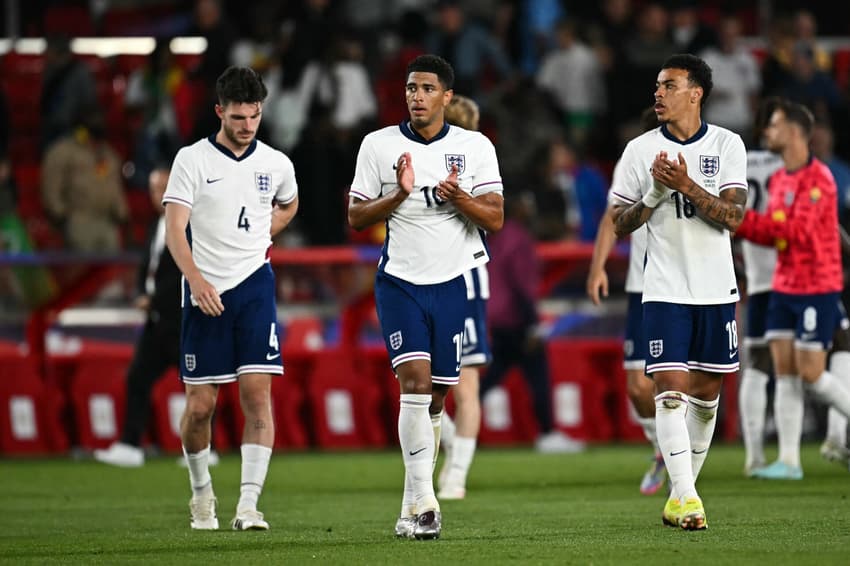 Mesmo com astros, a Inglaterra foi derrotada por Senegal (Foto: Paul Ellis/AFP)