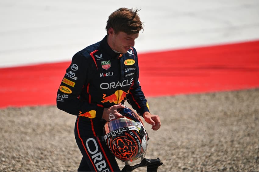 Max Verstappen deixa o GP da Áustria (foto: Jure Makovec / AFP)