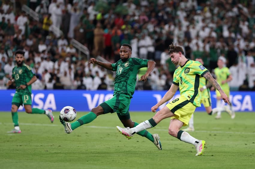 Metcalfe finaliza para igualar o marcador para a Austrália contra a Arábia Saudita