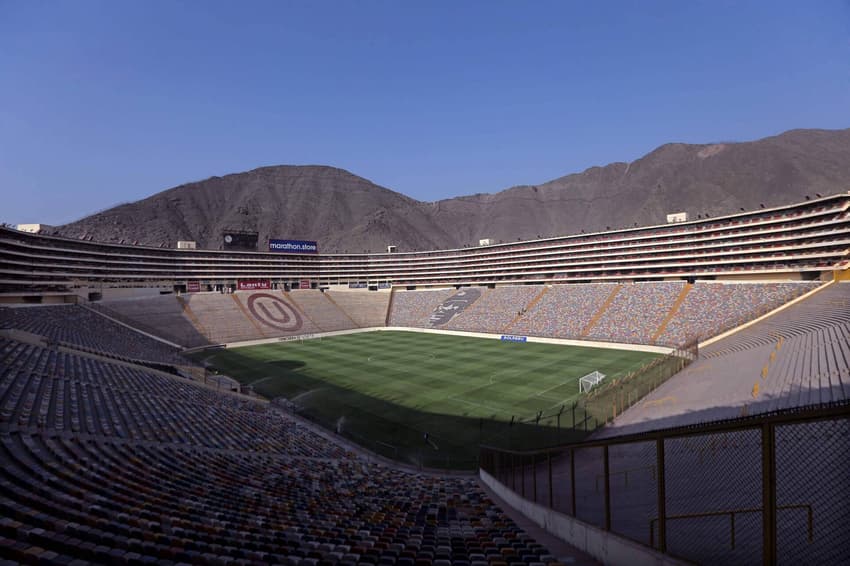 Estádio Monumental de Lima, palco do duelo entre Universitario e Palmeiras pela Libertadores (Foto: Luka Gonzalez/AFP)