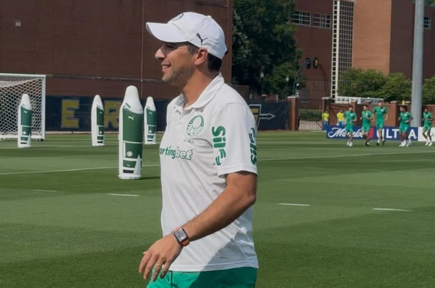 Abel Ferreira durante treinamento do Palmeiras nos Estados Unidos