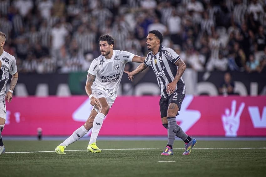 Pedro Raul na partida entre Botafogo e Ceará, pelo Brasileirão 2025 (Foto: Felipe Santos/Ceará SC)