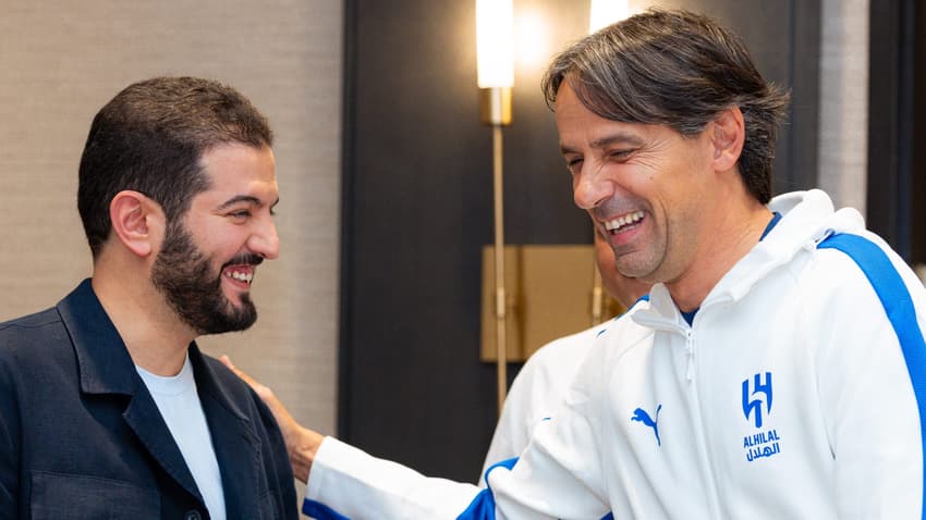 Presidente do Al-Hilal se encontra com Simone Inzaghi durante Mundial