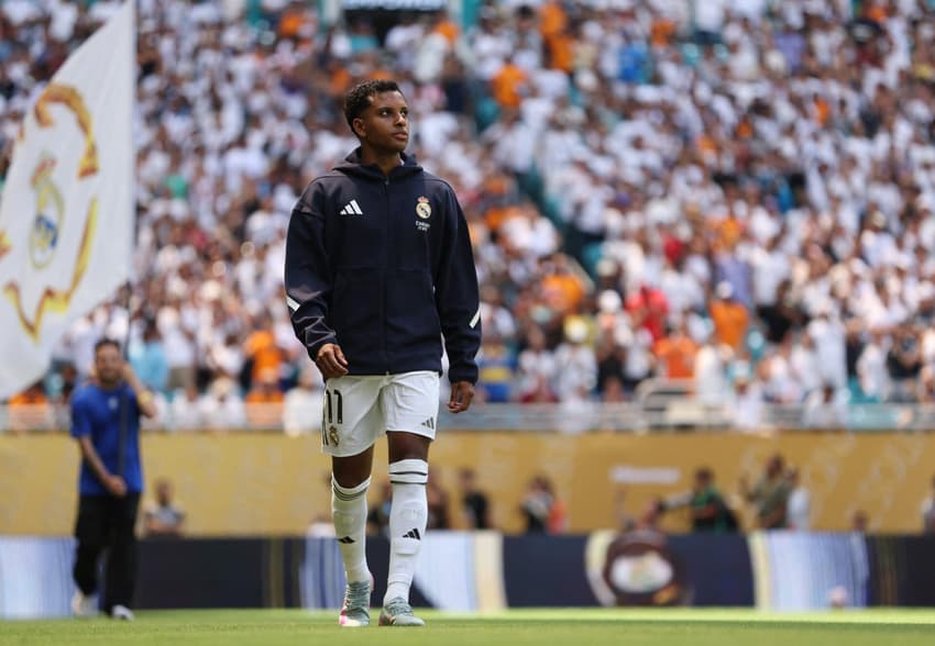 Rodrygo durante aquecimento do Real Madrid na estreia do Mundial de Clubes