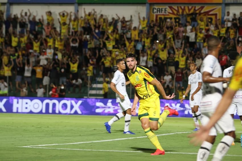 Zeca comemora gol com a camisa do Mirassol (Foto: redes sociais)