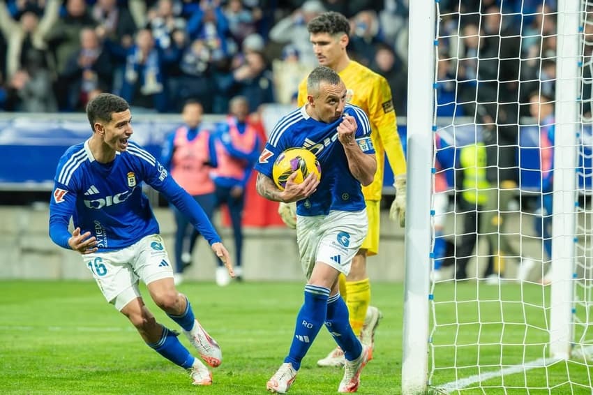 Santi Cazorla comemora gol pelo Real Oviedo (Foto: Reprodução/Santi Cazorla)